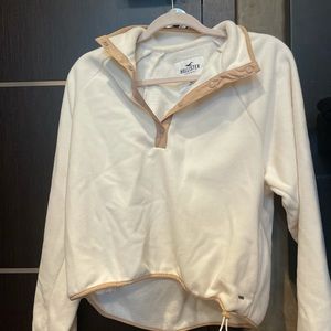 Holister cream soft pull over